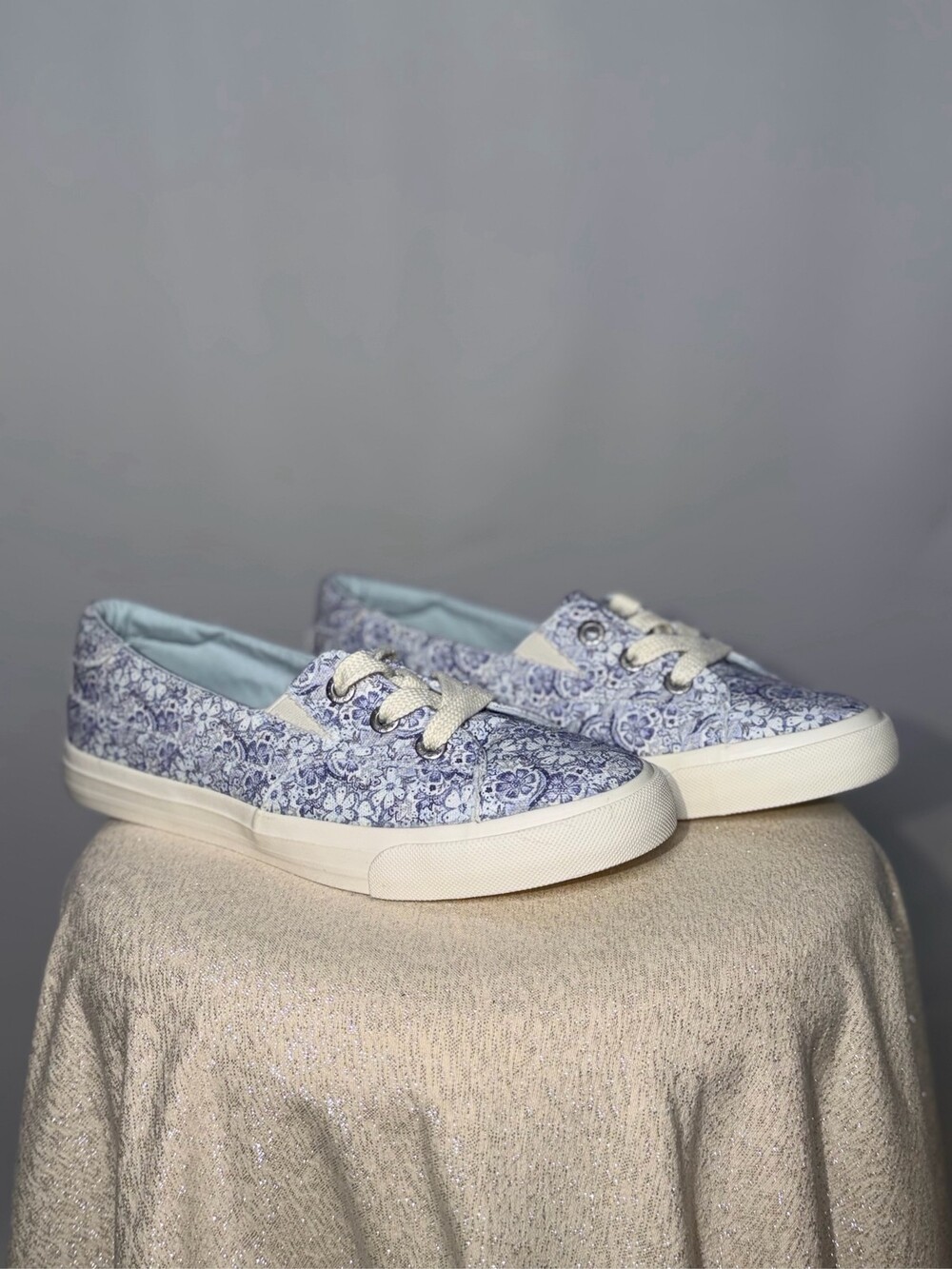 Blowfish Malibu Women's Blue Floral Canvas Lace-Up Low Top Sneakers